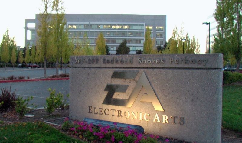 Molyneux spezza una lancia a favore di Electronic Arts